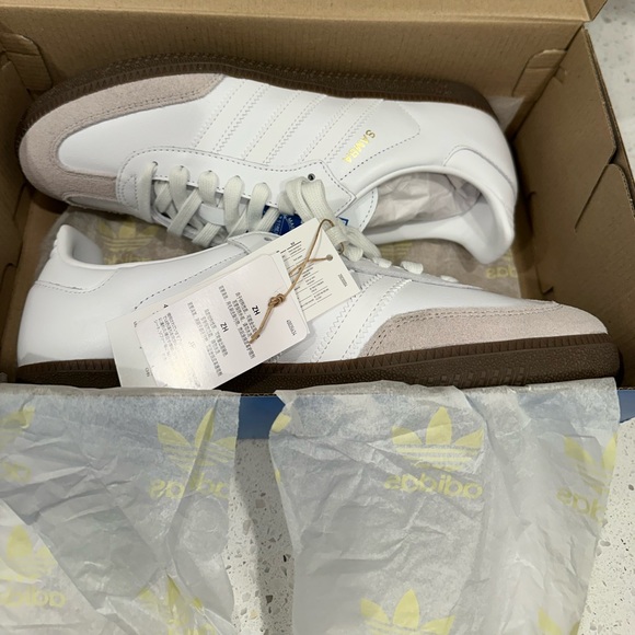 Adidas Samba OG UK 7.5 White & Gum - NEW in box. Never been worn. - Picture 5 of 9